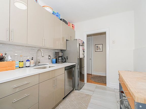 5th image of 185 Marine Ave APT 6J