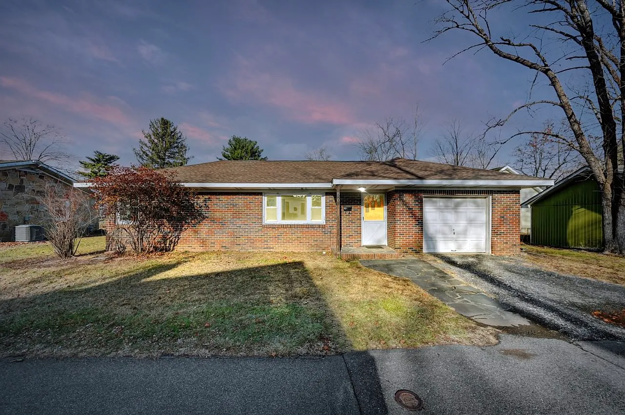 850 Church St — Photo 1