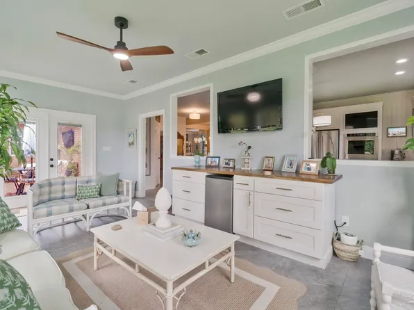 2367 Greenbrier Blvd, Pensacola, FL 32514