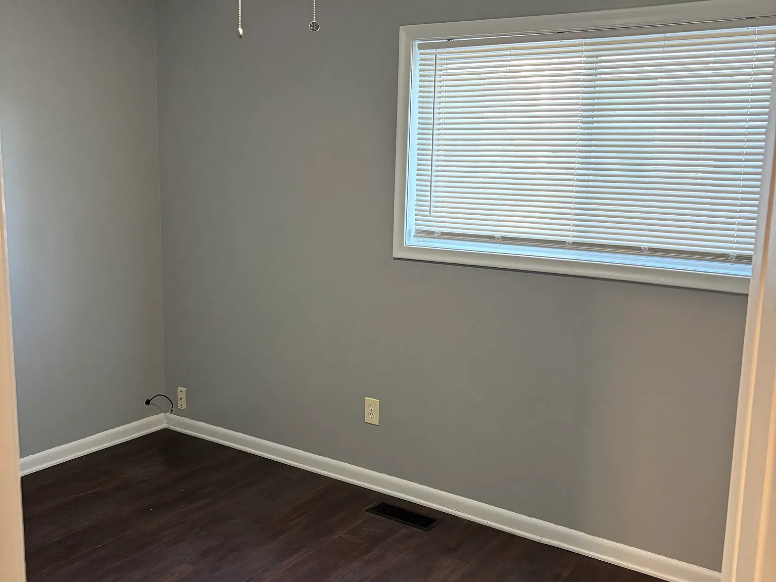 3 bed, 1036 sqft, $1,200 — Photo 2