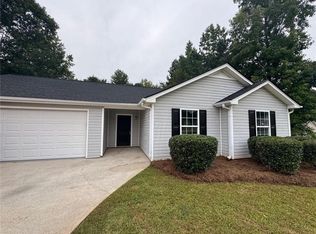 97 Twin Oaks Trl, Dallas, GA 30157