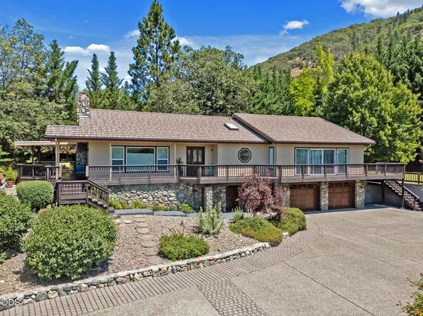 1438 NE Sherman Ln, Grants Pass, OR 97526