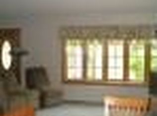 915 Waverly Dr, Elgin, IL 60120
