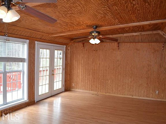 4th image of 2224 Briarwood Cir SW