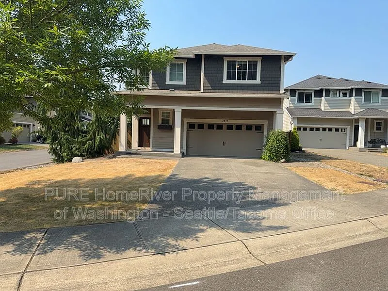 4 bed, 2.5 bath, 2501 sqft, $3,300 — Photo 2