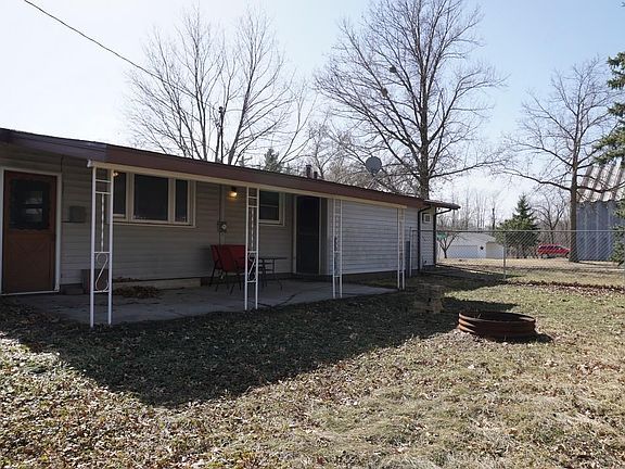 4th image of 901 18th Ave
