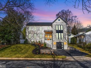 7102 Edgevale St, Chevy Chase, MD 20815