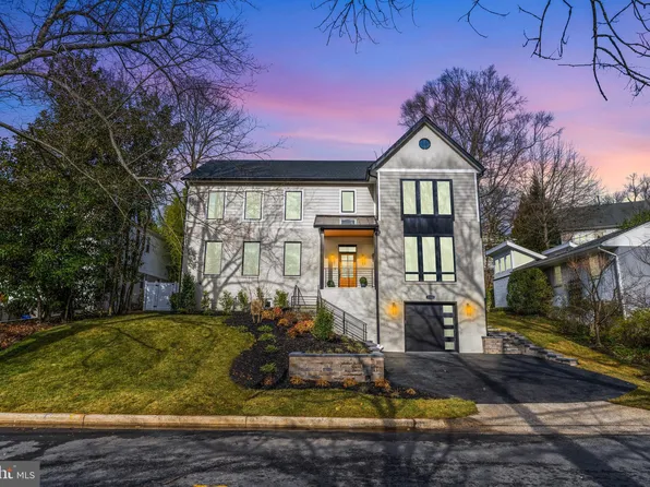 7102 Edgevale St, Chevy Chase, MD 20815