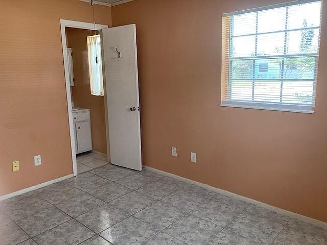 1st image of 30 Carnegie St