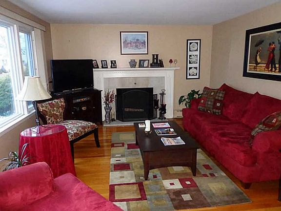 2nd image of 68 Brookfield Dr