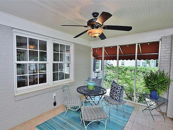 4th image of 854 Memorial Dr