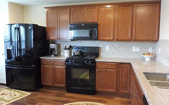 5th image of 2540 Honeybee Ln
