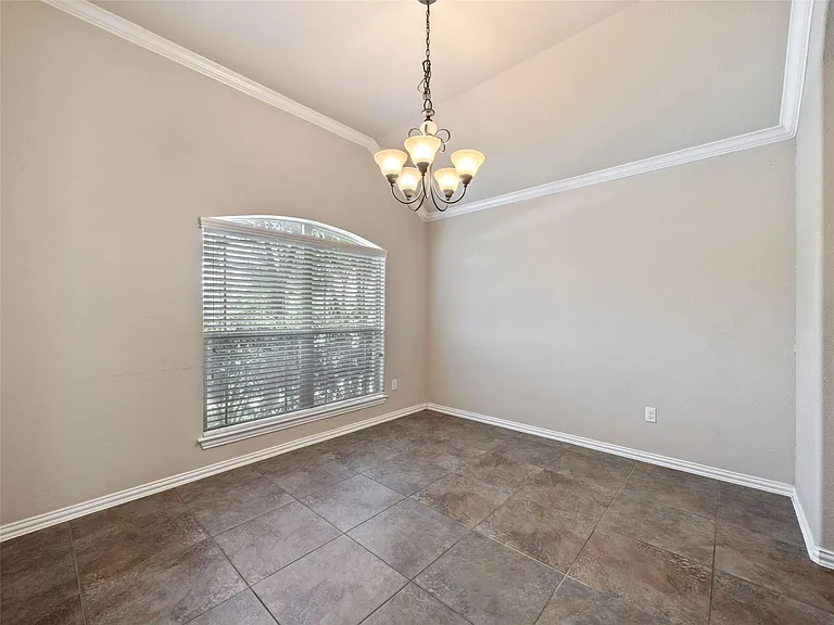 1905 Meandering Meadows Dr — Photo 6