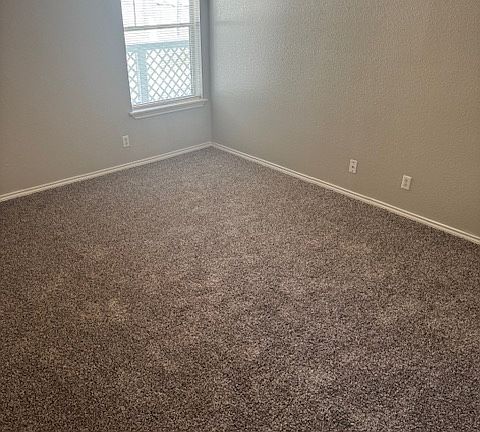5th image of 902 S Loop 499 #A-6