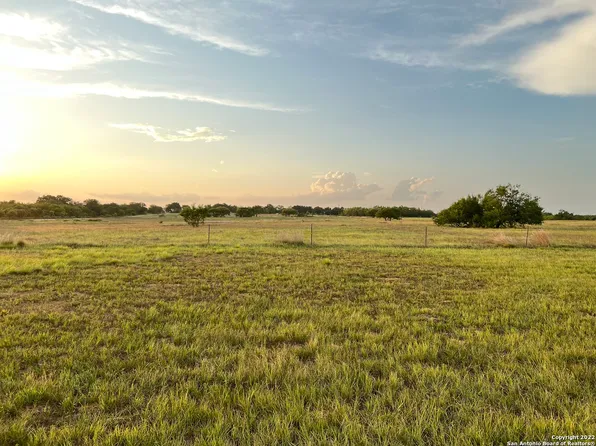 772 CR 339, La Vernia, TX 78121