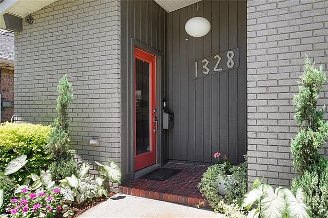 1st image of 1328 Melody Dr