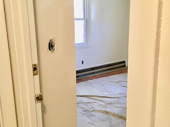 Nice Master Bedroom & Closets