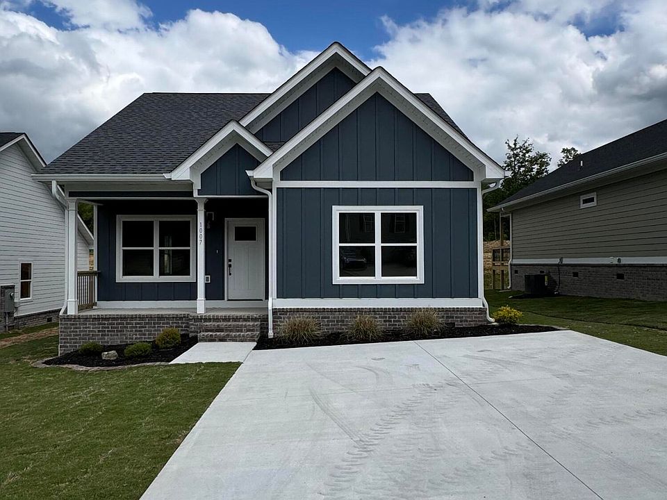 1st image of 1007 McCann Dr SE