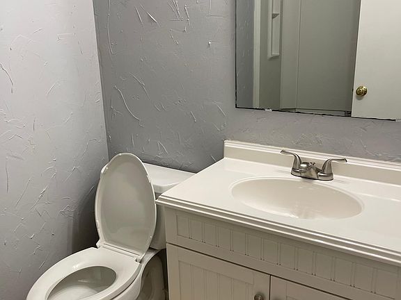 4th image of 1262 Sanibel Ln