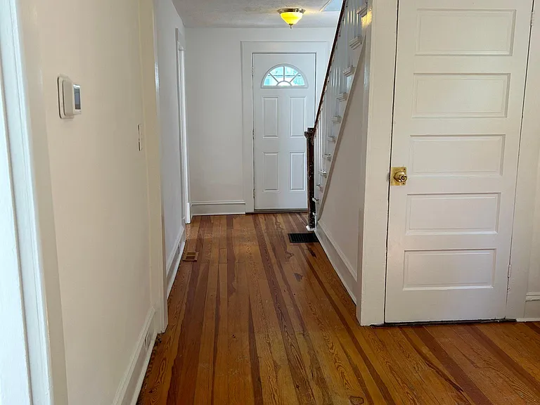 14 Purviance St — Photo 10