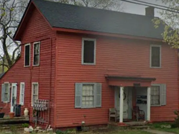 136 University Dr, Pontiac, MI 48342