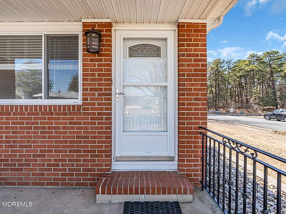 4th image of 270 Port Royal Drive