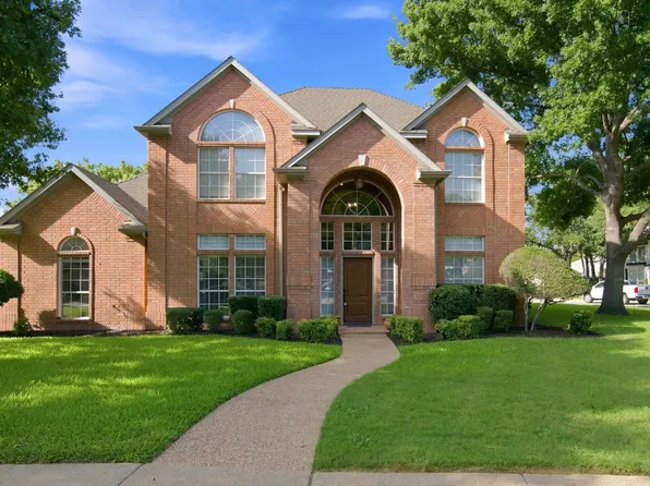 94 Bremen Dr, Hurst, TX 76054