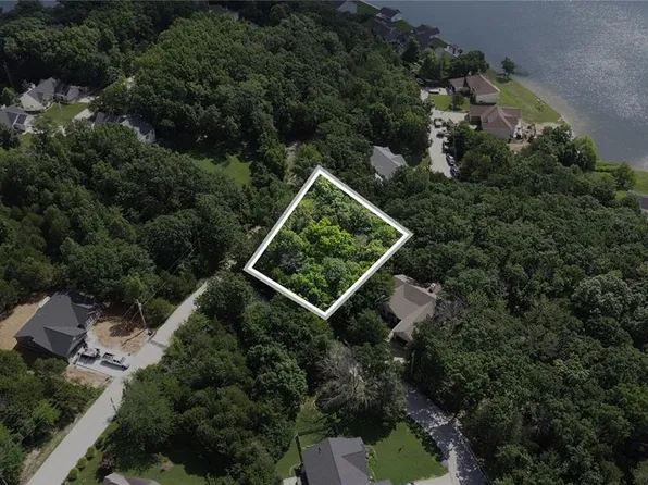 5500 Bon Ron Dr, Hillsboro, MO 63050