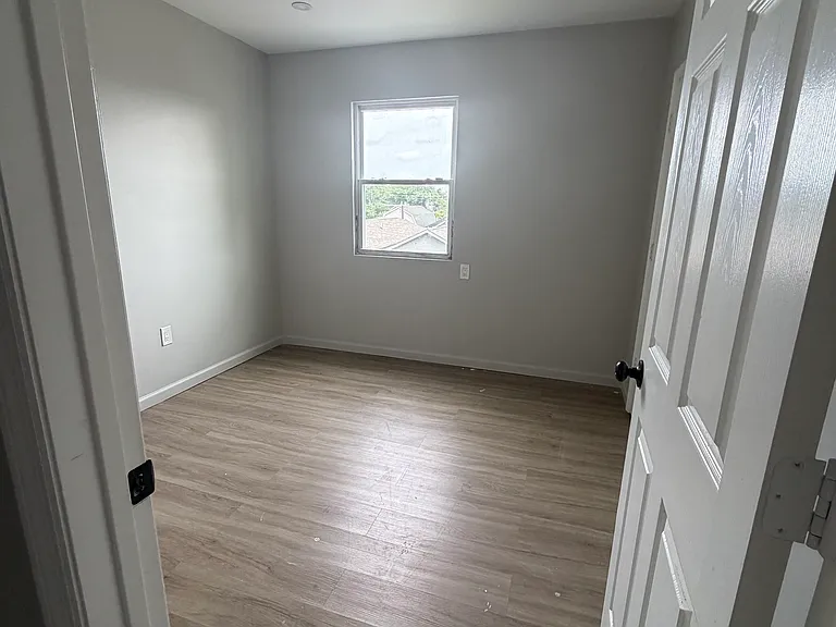 35 N 6th St #3 — Photo 3