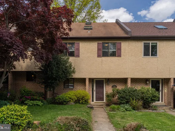 156 Eaton Dr, Wayne, PA 19087