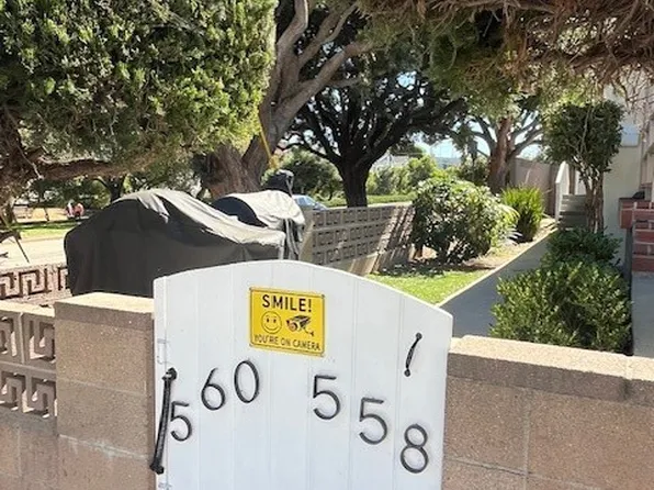 558 8th St, Hermosa Beach, CA 90254