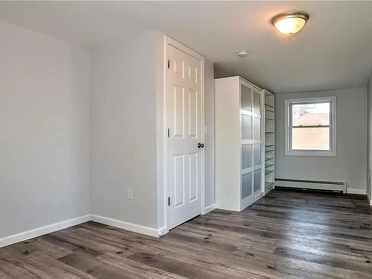 118 Webb Ave — Photo 11
