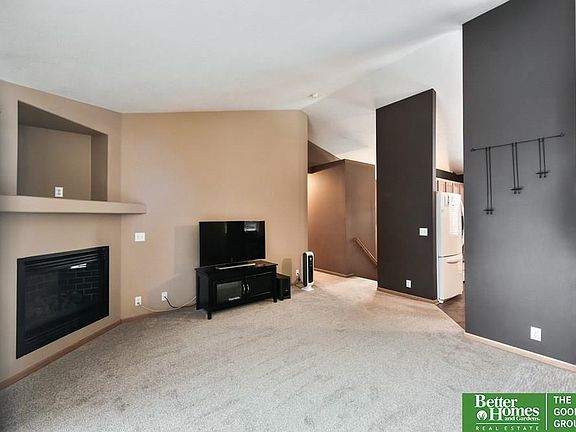 4th image of 17038 Sahler St