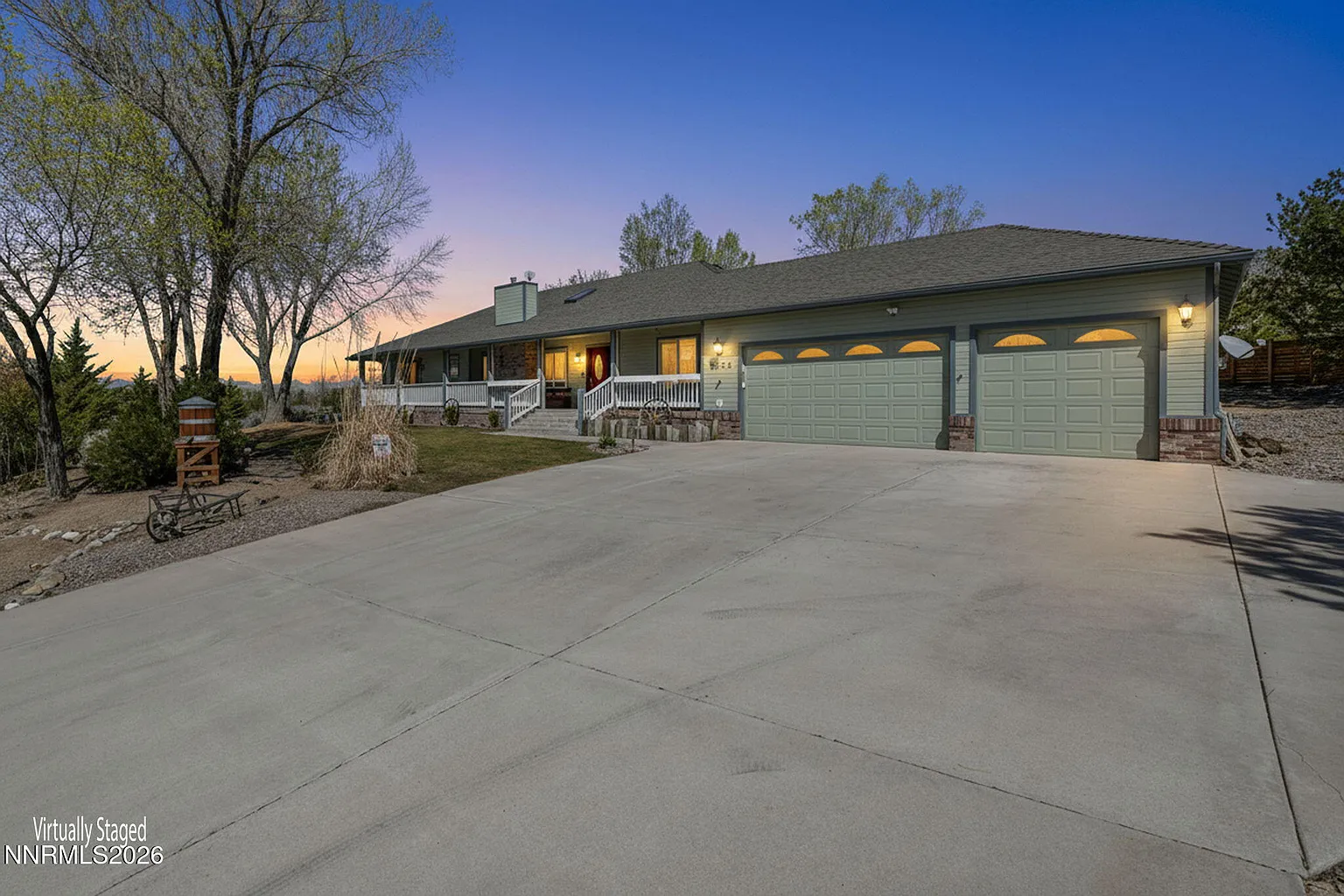 1374 Porter Dr photo 1