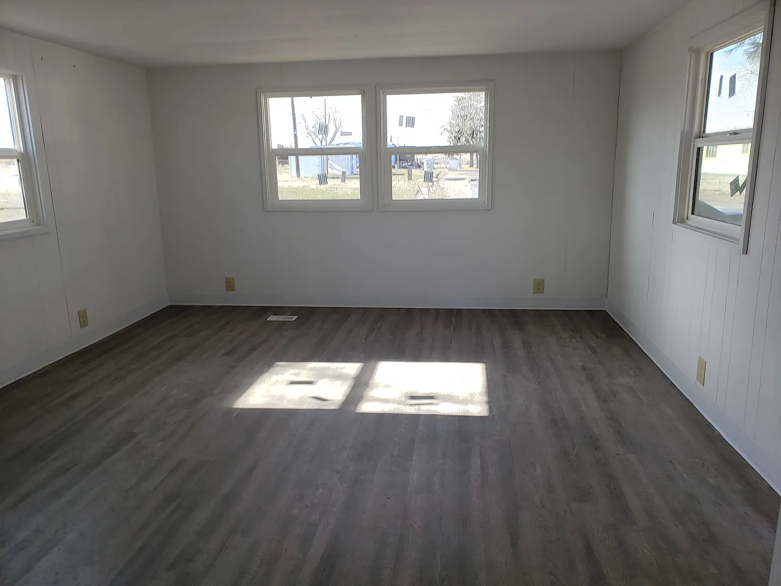 2 bed, 700 sqft, $925 — Photo 2