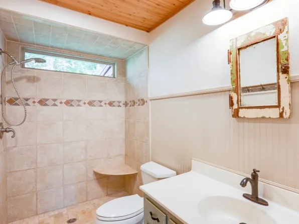 1343 Wares Gap Rd, Monroe, VA 24574