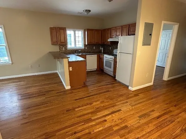 34 Van Nostrand Avenue image 6 of 16