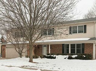 206 Post Rd, Iowa City, IA 52245