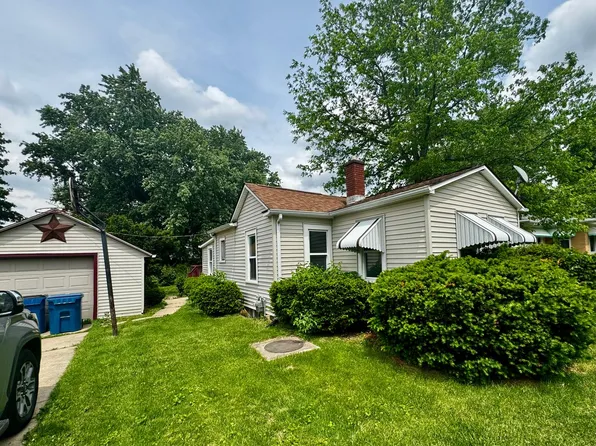 206 W 19th Ave, Coal Valley, IL 61240