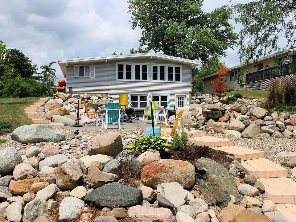 1st image of 208 Ocala Dr