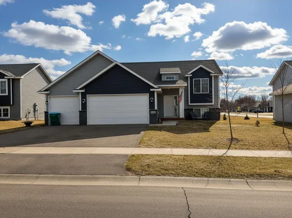 425 Eagle St NW, Isanti, MN 55040