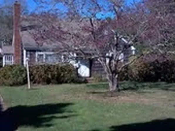 https://photos.zillowstatic.com/fp/f56e60191d4f5113eea0c3d4d58613d5-p_e.webp