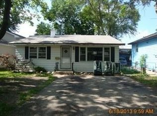 17 E Pineview Dr, Round Lake Park, IL