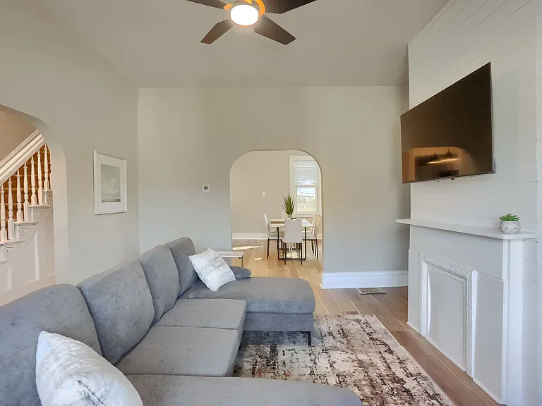 513 Grace St — Photo 10