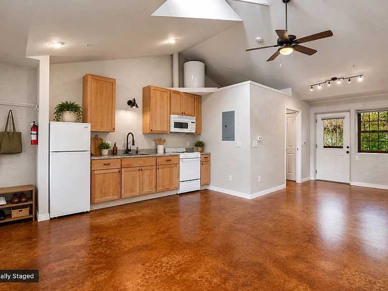 901 Spruce St #G — Photo 9