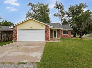 1202 N Curtis St, Wichita, KS 67212