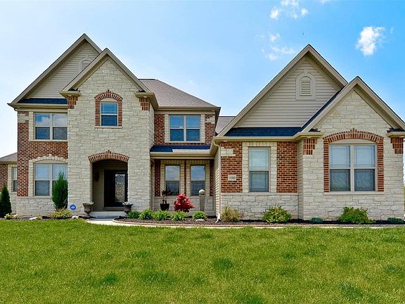 Great curb appeal.... mix stone and brick really give the house an elegant feel.
