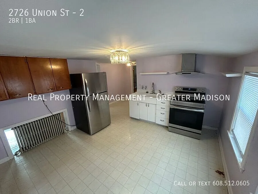 Classic 2-Bedroom Upper Flat with Character & Comfort — Photo 3