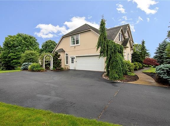 2nd image of 4259 Eisenhower Dr