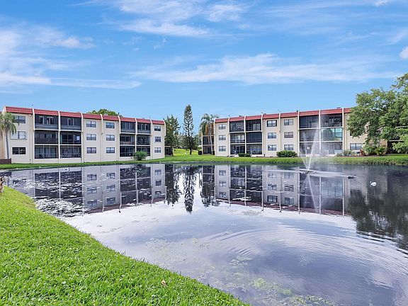 3rd image of 2050 Oleander Boulevard #3-201